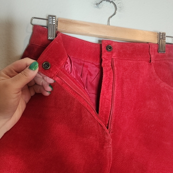 Evan Davies Leather Red Suede skirt. Vintage size 6. Runs small - Picture 2 of 16